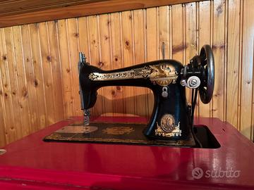 Macchina da cucire antica Singer
