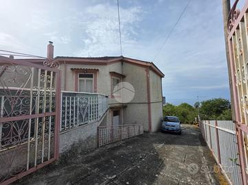 4 LOCALI A PRAIA A MARE