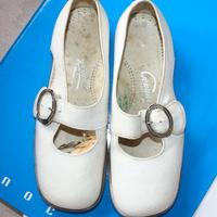 Scarpe bianche da cerimonia vintage