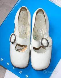 Scarpe bianche da cerimonia vintage