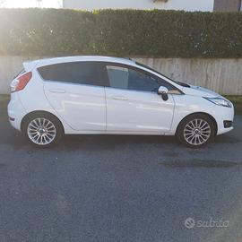 Ford Fiesta versione Titanium  del 2016 disel