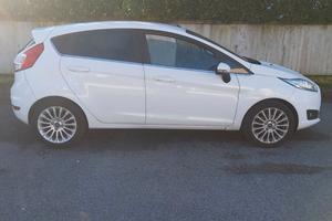 Ford Fiesta versione Titanium  del 2016 disel