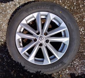 Cerchi Nissan R17 originali con gomme invernali