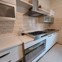 Cucina completa di elettrodomestici