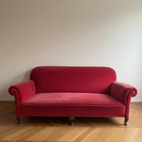 Divano Vintage in Velluto Rosso - Design d’epoca