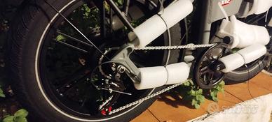 E-bike elettrica pieghevole