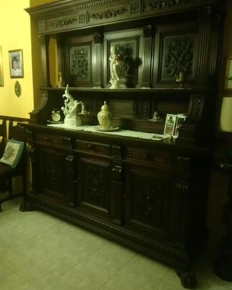 In noce massello bellissime credenze inizio ‘900