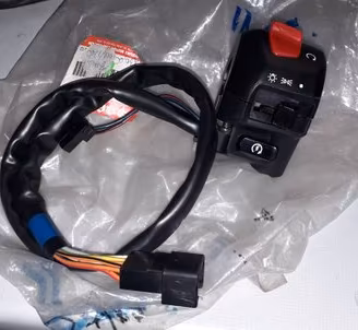 Commutatore destro SUZUKI GSXR 600 750 nuovo