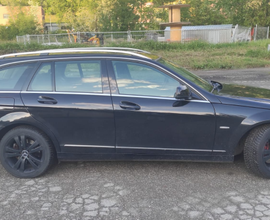 Vendo Mercedes C 220 avangarde