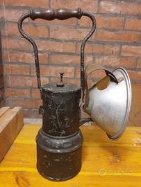 Lampada a carburo per usi rurali 