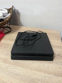 PS4 SLIM USATA (100% Funzionante) + 2 Giochi FIFA