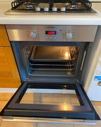 Forno a incasso e gas a 4 fuochi