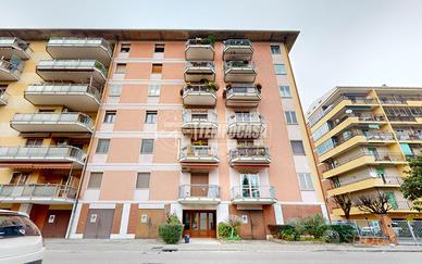 Luminoso quadrilocale al quinto piano