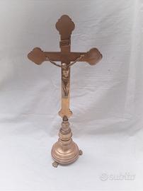 crocifisso d'appoggio anno 1950
