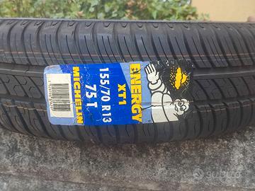  2 Gomme ESTIVE Michelin 155/70 R13 75T+ CERCHIO