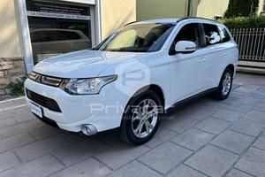 MITSUBISHI Outlander 2.2 DI-D 4WD Instyle 7p.