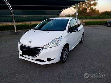 Peugeot 208 benzina 1000 cilindrata 