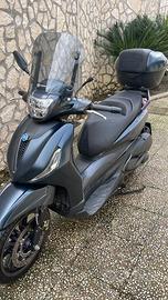 Beverly 300 hpe blu notte