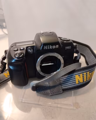 Nikon F60 + obiettivo 35/80mm