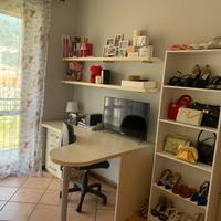 Scrivania angolare con cassettiera – 160x60 cm