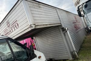 Cassone furgonato in alluminio con sponde