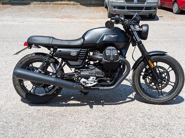 Moto Guzzi V7III Stone