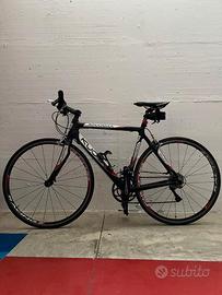 Bicicletta da corsa usata Kuota Kharma in carbonio