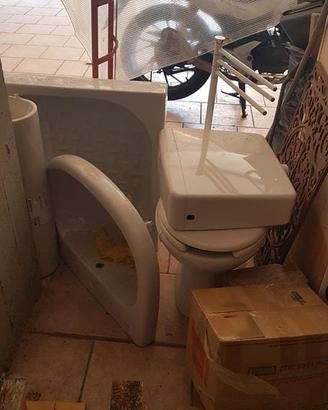 Vari arredi bagno nuovi