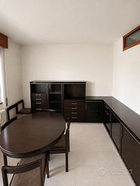 Sala da pranzo completa