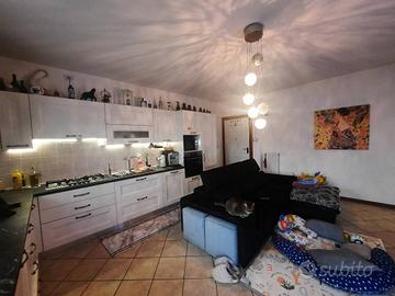 Appartamento di 90 m² con 3 locali e box auto dopp