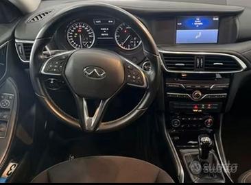 INFINITI Q30