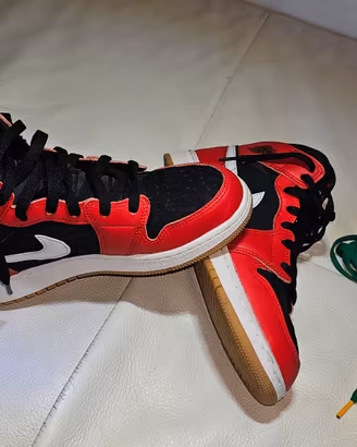 Nike Air Jordan 1. Limited Edition - n. 38