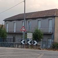 Abitazione e locale commerciale