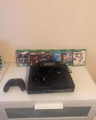 xbox one con controller e giochi
