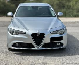 Alfa Romeo Giulia 2.2L 150HP AT8 Super