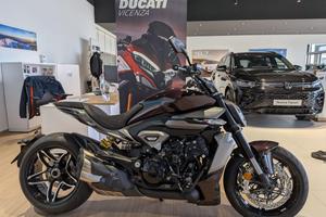 DUCATI XDiavel V4 BLACK LAVA