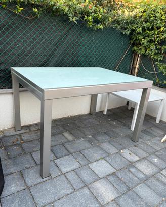 Tavolo in vetro estensibile