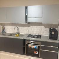 Cucina completa di elettrodomestici