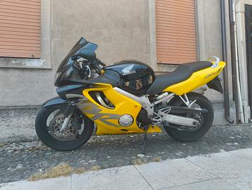Honda cbrf 600