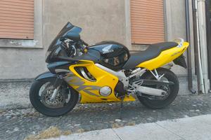 Honda cbrf 600