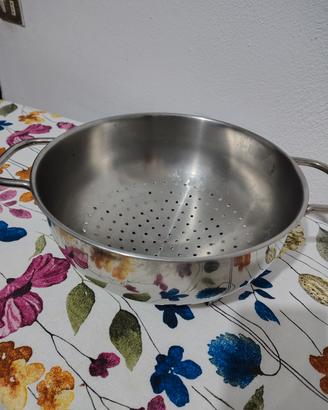 Scolapasta. 2 zucchiere. padella 