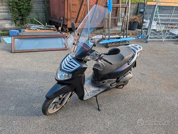 SYM HD200