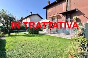 VILLA A SCHIERA A CASARILE