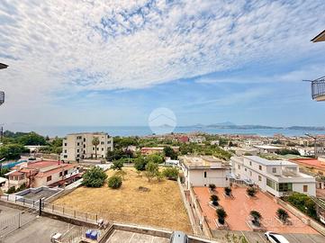4 LOCALI A POZZUOLI