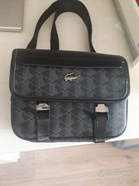 Borsellino Lacoste originale:140€ Mio prezzo:60€