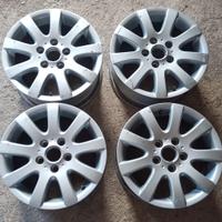 Cerchi in lega da 15 per golf 5 serie