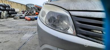 DACIA SANDERO 2009 - FARO ANTERIORE DESTRO