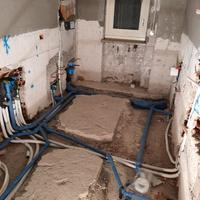 Idraulico muratore piastrellista