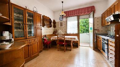 4 LOCALI A FORLÌ