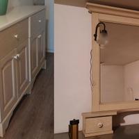 Mobile a scomparti con specchiera